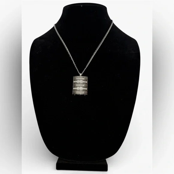 Tres Chic Stainless Steel Silver Pendant Necklace with Rhinestones. NWT - Picture 9 of 9